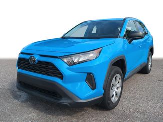 Used 2021 Toyota RAV4 LE AWD/4WD video 1