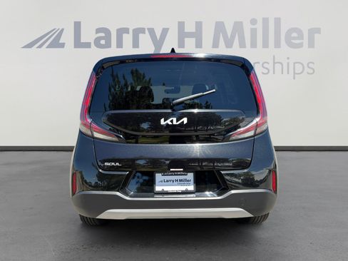 Used 2024 Kia Soul LX FWD image 4