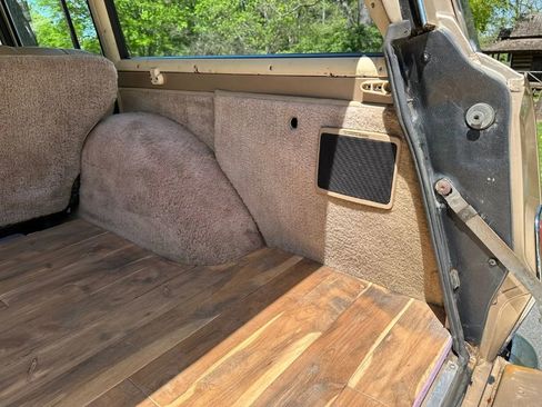 Used 1989 Jeep Grand Wagoneer image 26