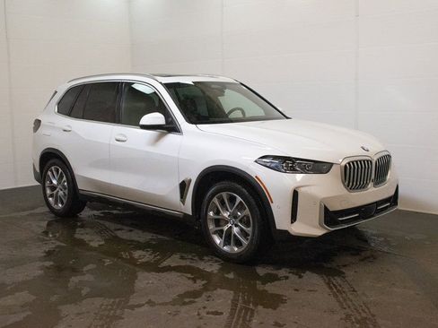 New 2026 BMW X5 xDrive40i w/ Premium Package image 1
