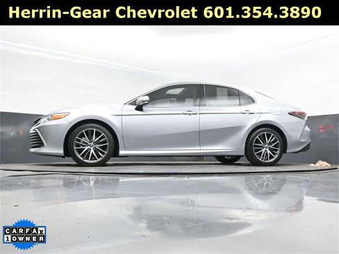 Used 2022 Toyota Camry XLE image 39