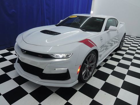 Used 2019 Chevrolet Camaro SS w/ LPO, Ground Effects Package RWD image 4
