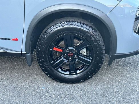 Certified 2025 Nissan Rogue SV image 7