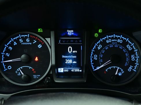 Used 2022 Toyota Tacoma TRD Sport image 24