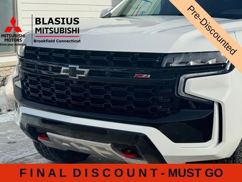 Used 2023 Chevrolet Tahoe Z71 w/ Luxury Package AWD/4WD image 5
