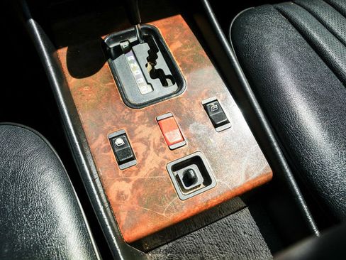 Used 1987 Mercedes-Benz 560 SL image 49