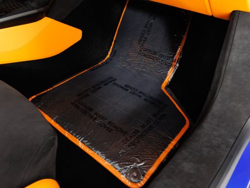 Used 2023 Lamborghini Huracan Tecnica RWD image 42