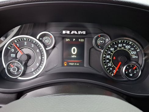 Used 2024 RAM 2500 Big Horn w/ Sport Appearance Package image 25