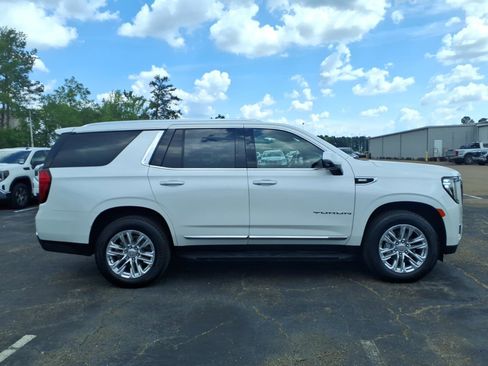 Used 2021 GMC Yukon SLT w/ SLT Premium Package RWD image 3