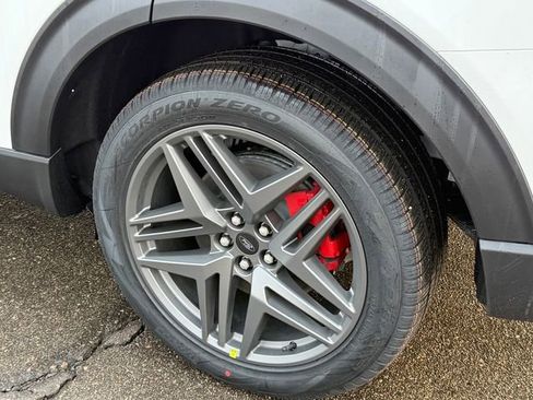 New 2026 Ford Explorer ST-Line w/ ST-Line Street Pack image 8