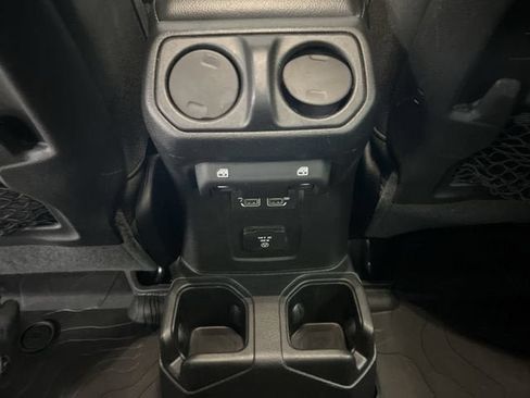 Used 2020 Jeep Wrangler Unlimited Rubicon w/ LED Lighting Group AWD/4WD image 20