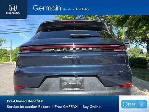 Used 2024 Porsche Cayenne AWD/4WD image 9