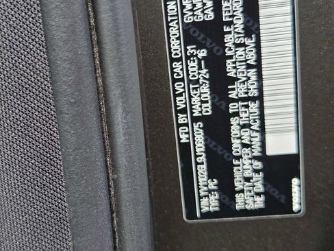 Used 2018 Volvo V90 T5 Inscription image 21