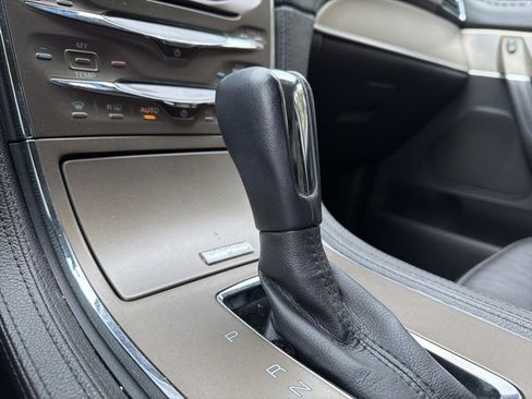 Used 2013 Lincoln MKX FWD image 18