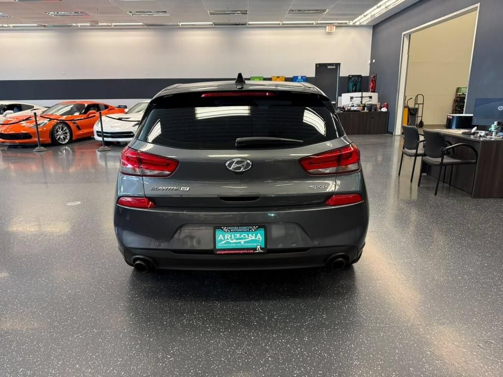 Used 2018 Hyundai Elantra GT Sport w/ Sport Tech Package 04 FWD image 3