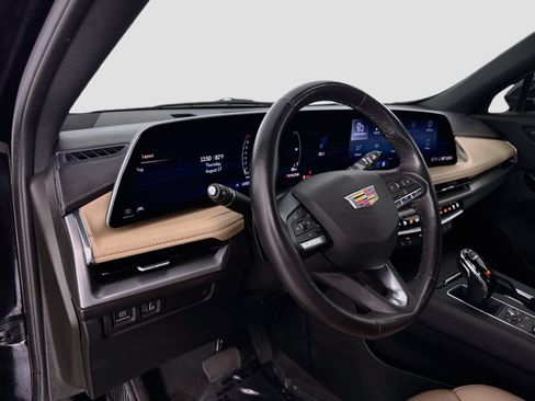Used 2024 Cadillac XT4 Premium Luxury FWD image 11