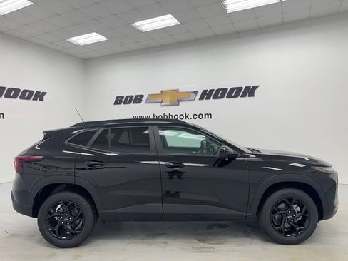 New 2026 Chevrolet Trax LT w/ Driver Confidence Package FWD image 4