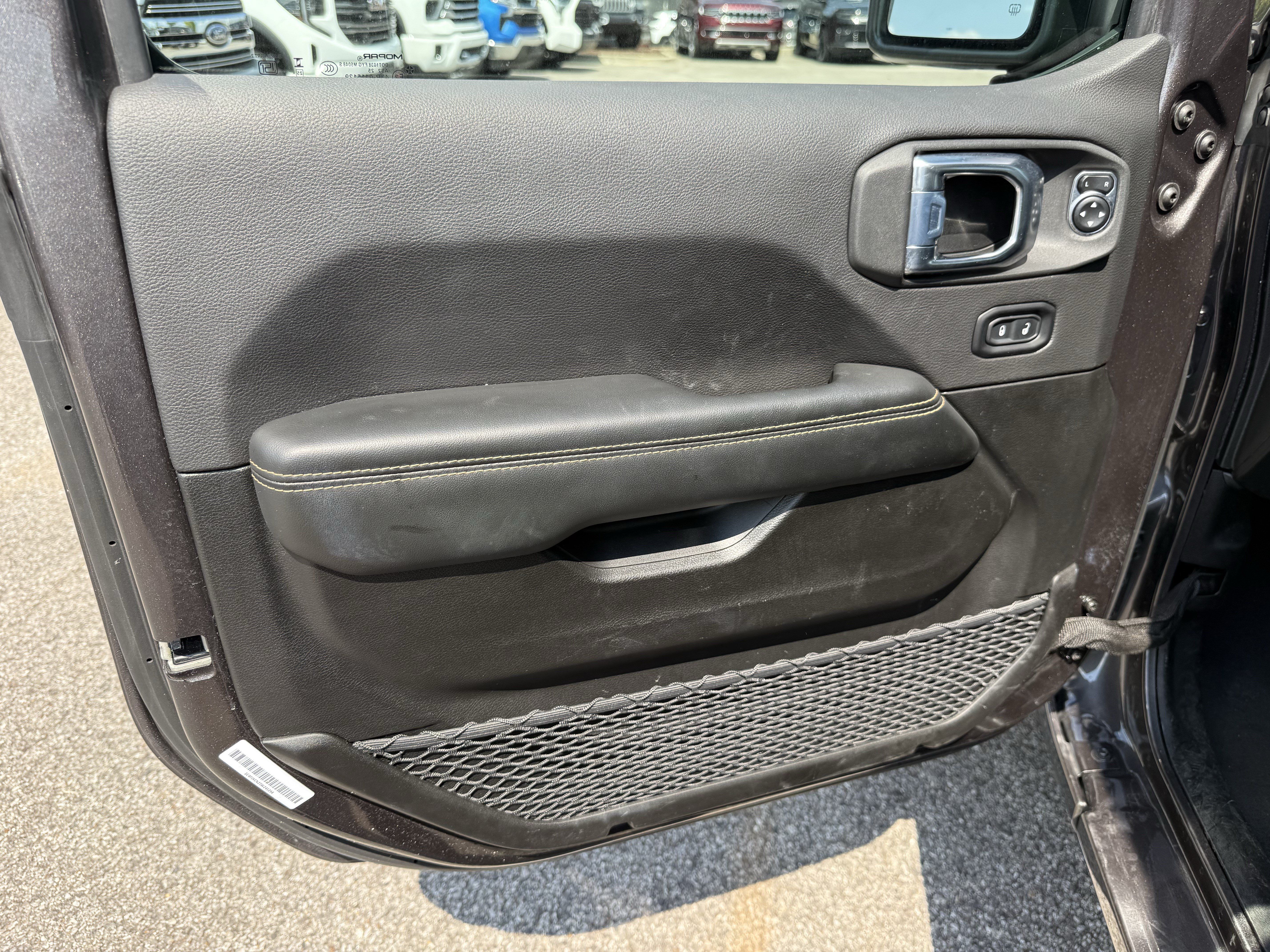 Used 2026 Jeep Wrangler Unlimited Sahara AWD/4WD image 14