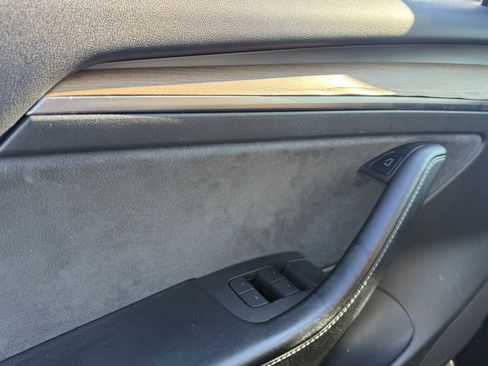 Used 2021 Tesla Model 3 Long Range image 9