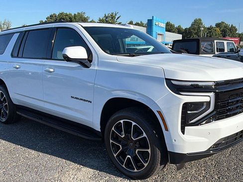 New 2026 Chevrolet Suburban RST w/ Comfort Package AWD/4WD image 6