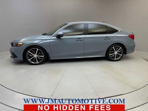 Used 2022 Honda Civic Touring image 2