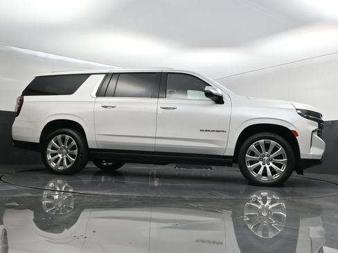 Certified 2022 Chevrolet Suburban Premier AWD/4WD image 50