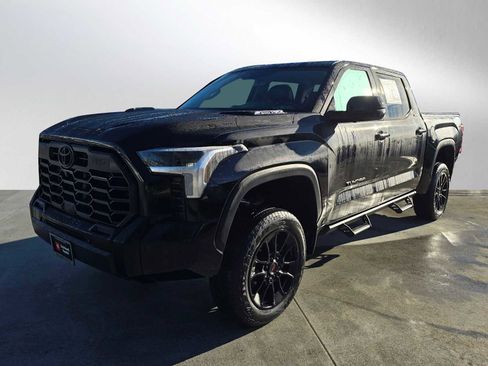 Used 2024 Toyota Tundra Limited w/ TRD Off-Road Package image 7