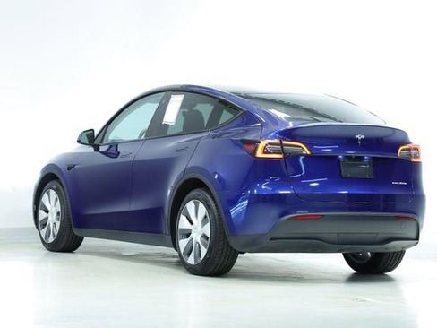 Used 2023 Tesla Model Y Long Range AWD/4WD image 7