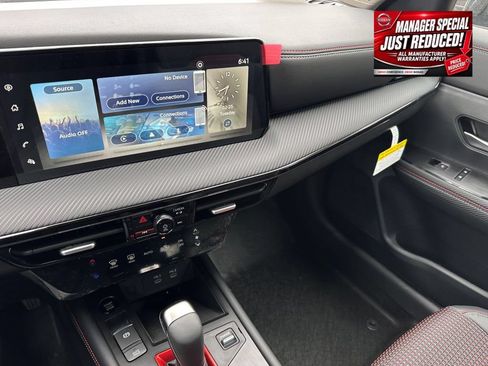 New 2025 Nissan Kicks SR AWD/4WD image 22