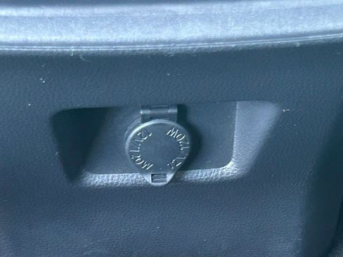 Used 2021 Toyota RAV4 LE image 52