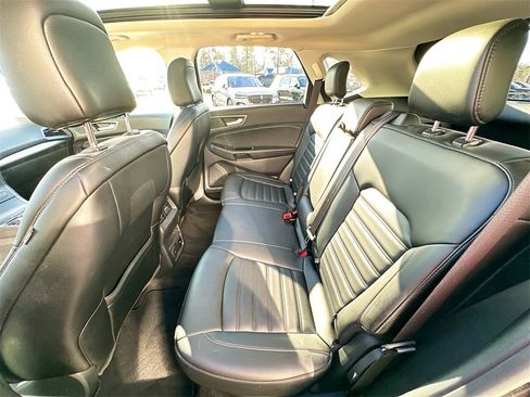Used 2020 Ford Edge SEL w/ Convenience Package image 4
