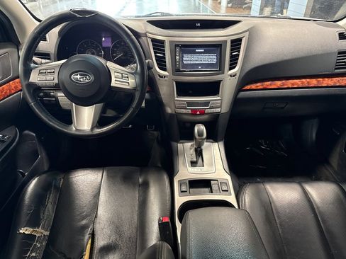 Used 2011 Subaru Outback 3.6R Limited AWD/4WD image 9