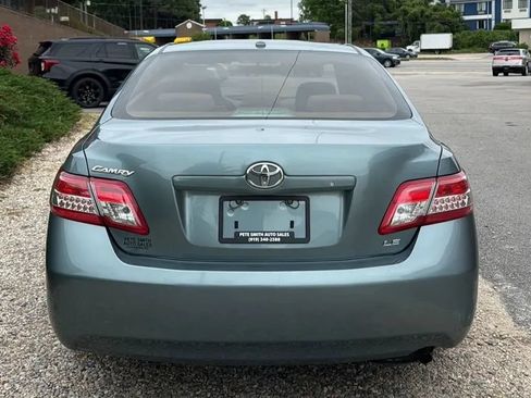Used 2010 Toyota Camry LE FWD image 8