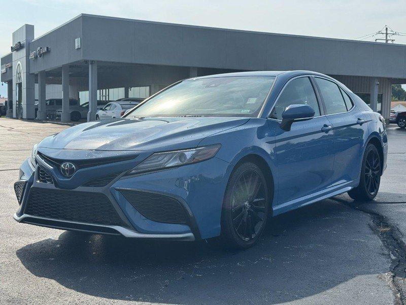 Used 2023 Toyota Camry XSE FWD image 9