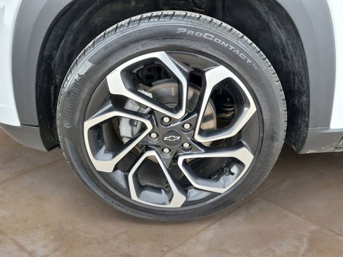 Used 2025 Chevrolet Trax RS w/ Driver Confidence Package image 28