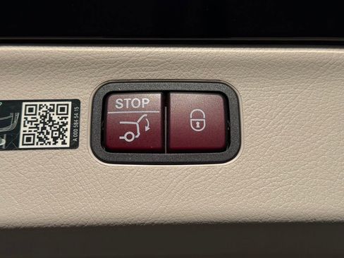 Used 2023 Mercedes-Benz EQS 580 4MATIC SUV image 14