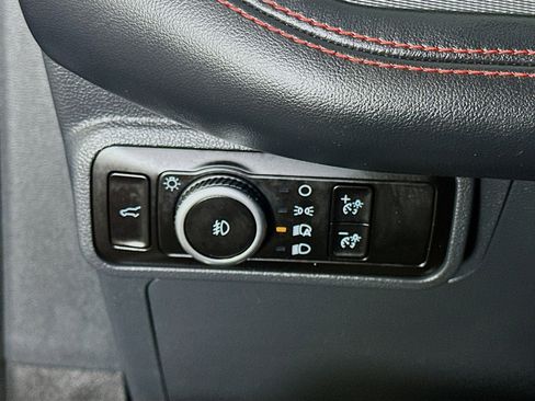 Used 2025 Ford Explorer ST-Line w/ ST-Line Street Pack AWD/4WD image 17