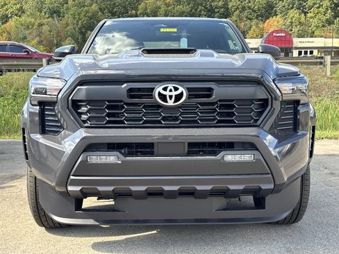 New 2025 Toyota Tacoma TRD Sport AWD/4WD image 7