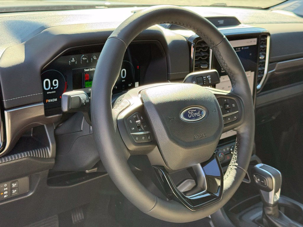 Used 2025 Ford Ranger Lariat w/ Chrome Accent Package AWD/4WD image 22