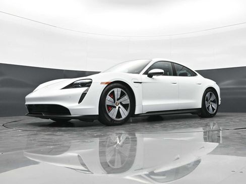 Used 2024 Porsche Taycan 4S AWD/4WD image 39