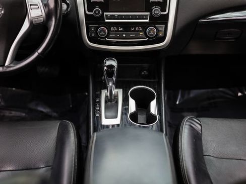 Used 2018 Nissan Altima 2.5 SL FWD image 32