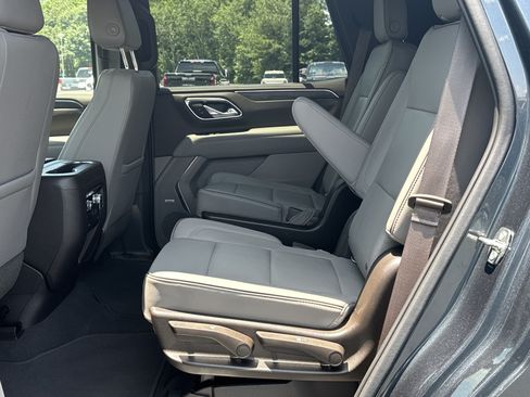 Used 2021 GMC Yukon SLT w/ SLT Premium Package AWD/4WD image 16