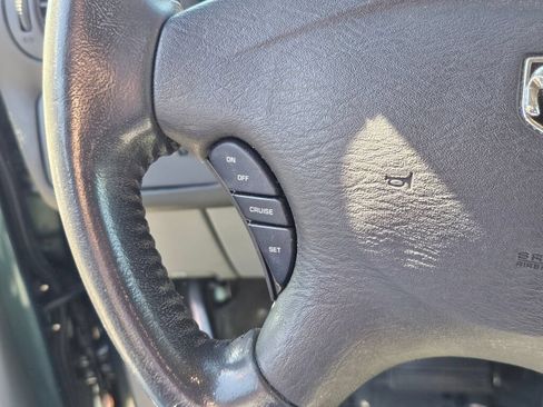 Used 2005 Dodge Grand Caravan SXT w/ Premium Group FWD image 29