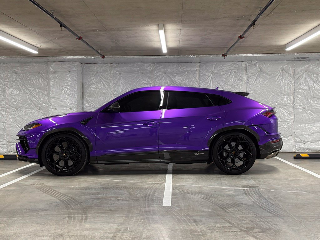Used 2023 Lamborghini Urus Performante AWD/4WD image 32