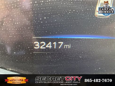 Used 2025 Toyota Prius LE image 9