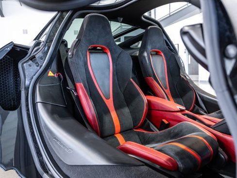 Used 2018 McLaren 720S Performance RWD image 38