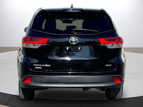 Used 2019 Toyota Highlander XLE image 8