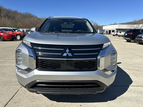 New 2026 Mitsubishi Outlander ES image 6