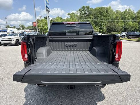 Used 2025 GMC Sierra 1500 AT4 w/ AT4 Premium Package AWD/4WD image 33