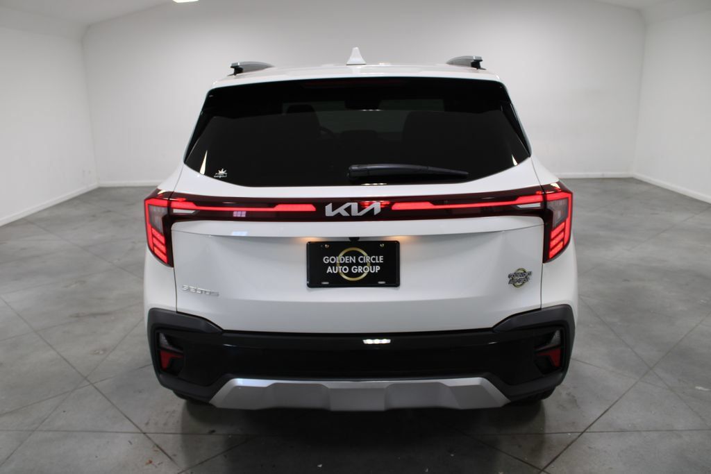 Used 2025 Kia Seltos EX w/ EX Sunroof Package FWD image 8